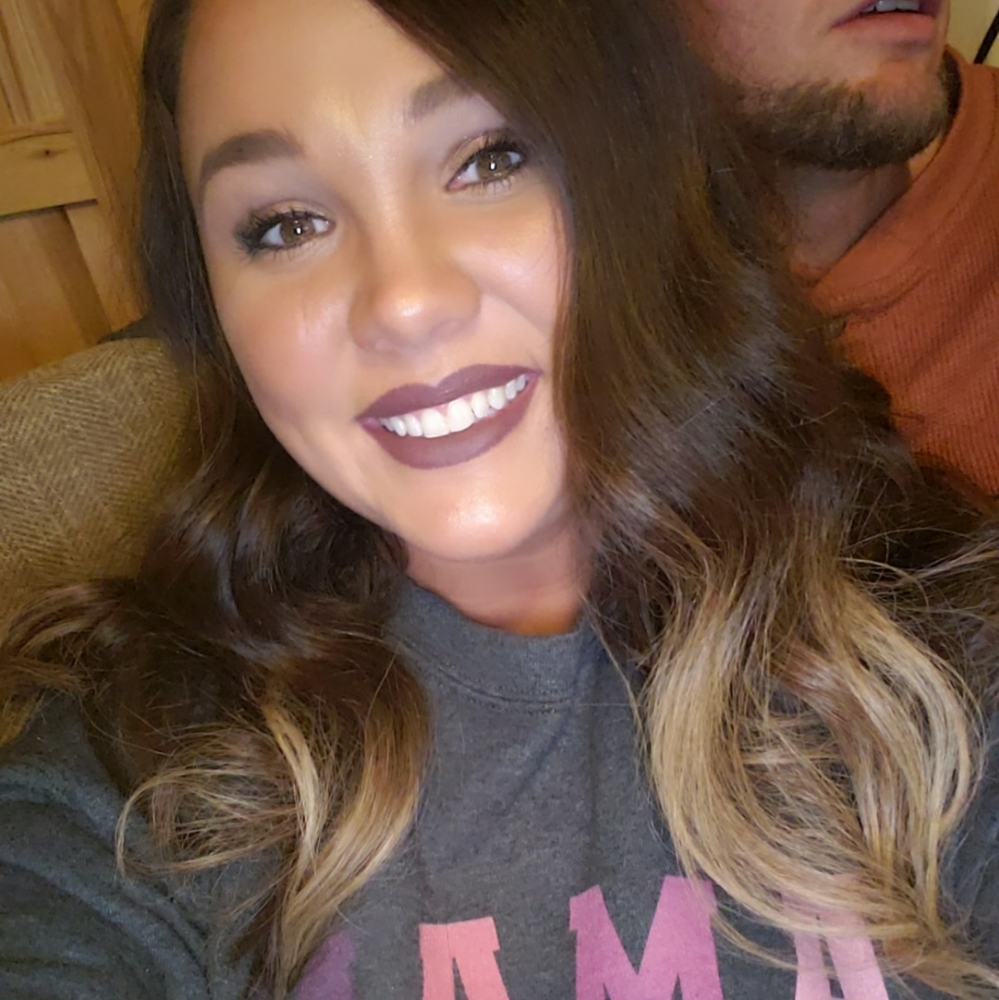 Meet your Posher, Casandra